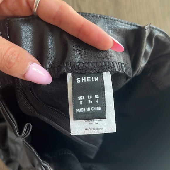 Shein faux leather skirt size small very flattering fit no rips stains or tears - Picture 3 of 3